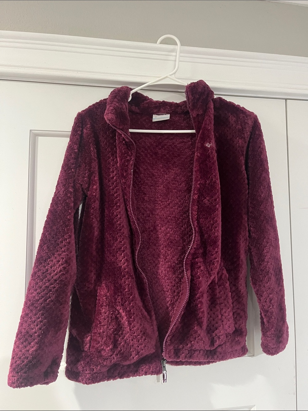 Columbia Women’s Plush Full-Zip Jacket in Burgundy